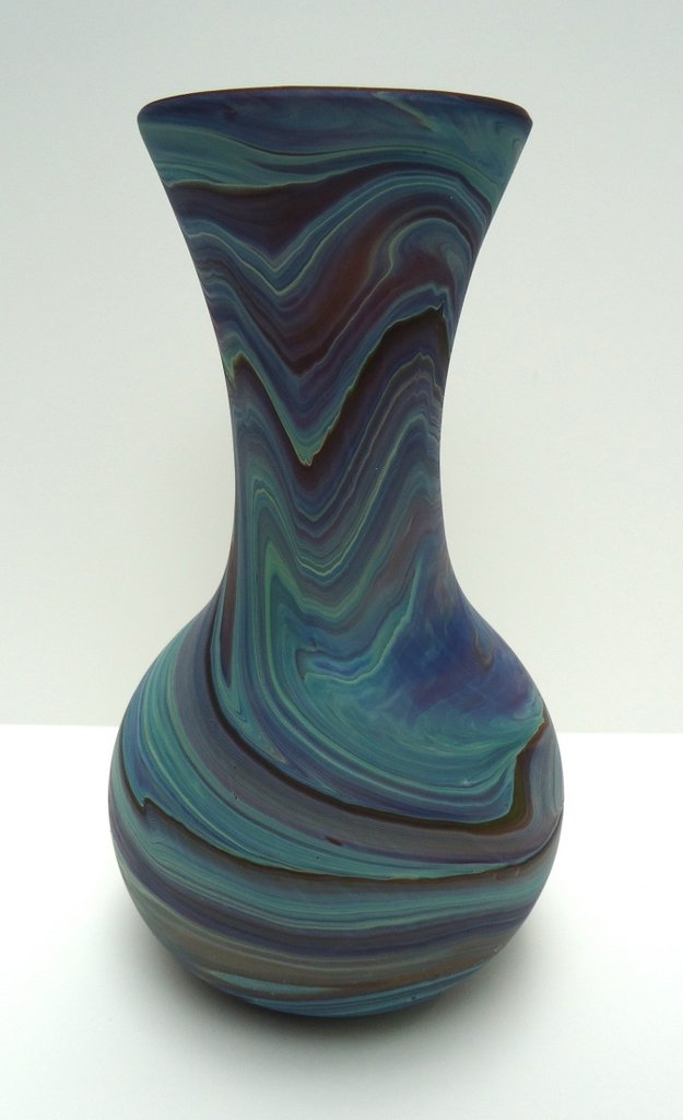 Bulb
                  bottom shaped vase