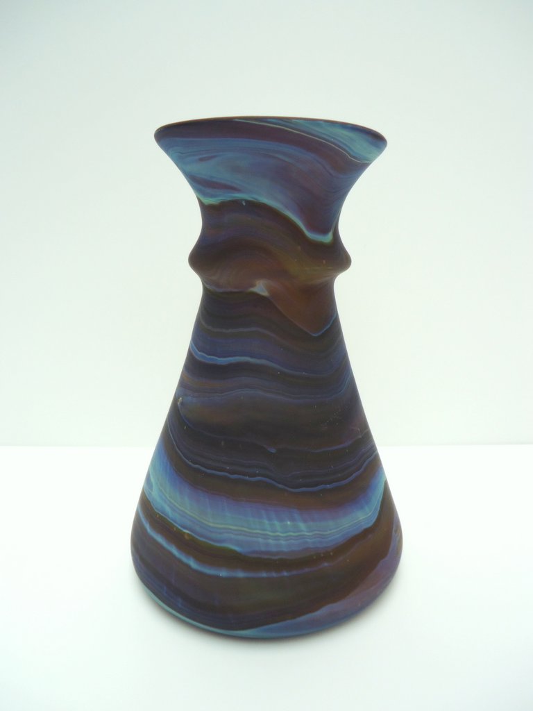 Flask
                  shaped purple vase