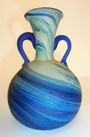 Swirl round
                  2 handle vase