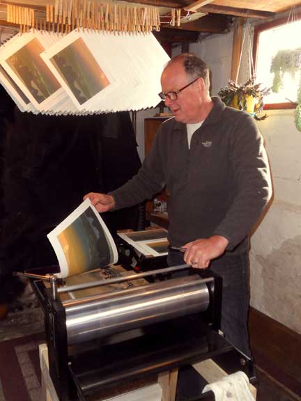 William Hays printing a linocut