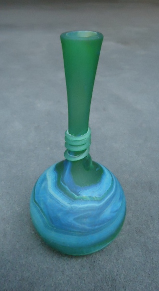 Long neck bulb
                  bottom vase with wrap 9 1/2