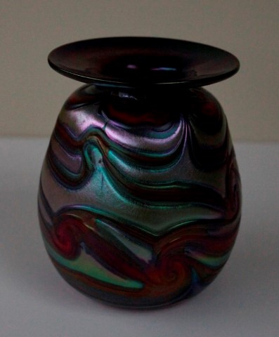 Wide vein
                      mini vase