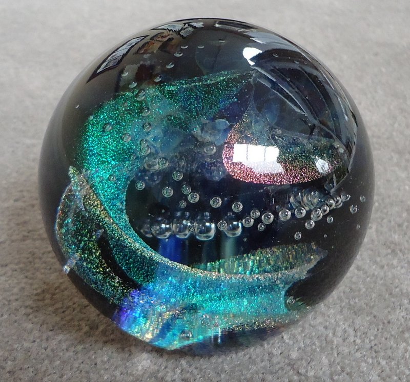 Large convexed
                paperweight